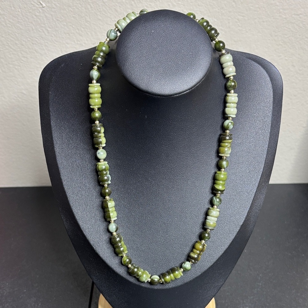 Lightweight Green Jade Look Tube Beaded Necklace Boho